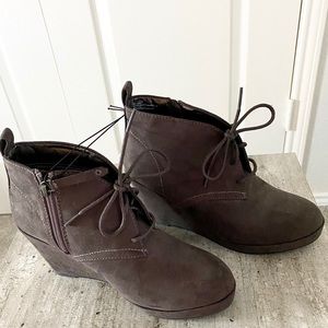 NWT Dolce Vita Lace Up Grey/Terri Wedge Booties